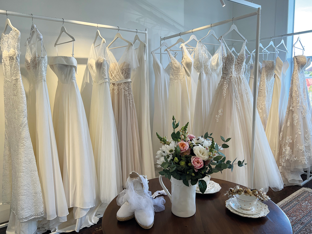 rose and ivory bridal boutique