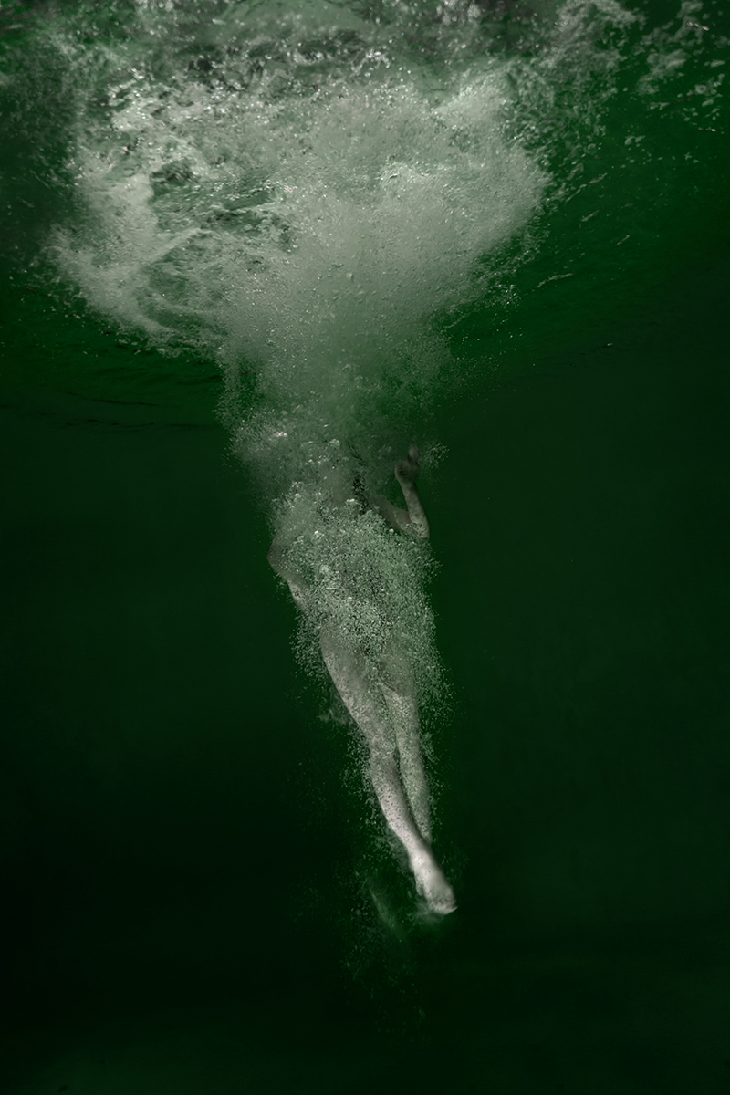 Cathy Carter, Pounamu Splash. Image courtesy of Foenander Galleries